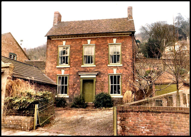 11 The Wharfage